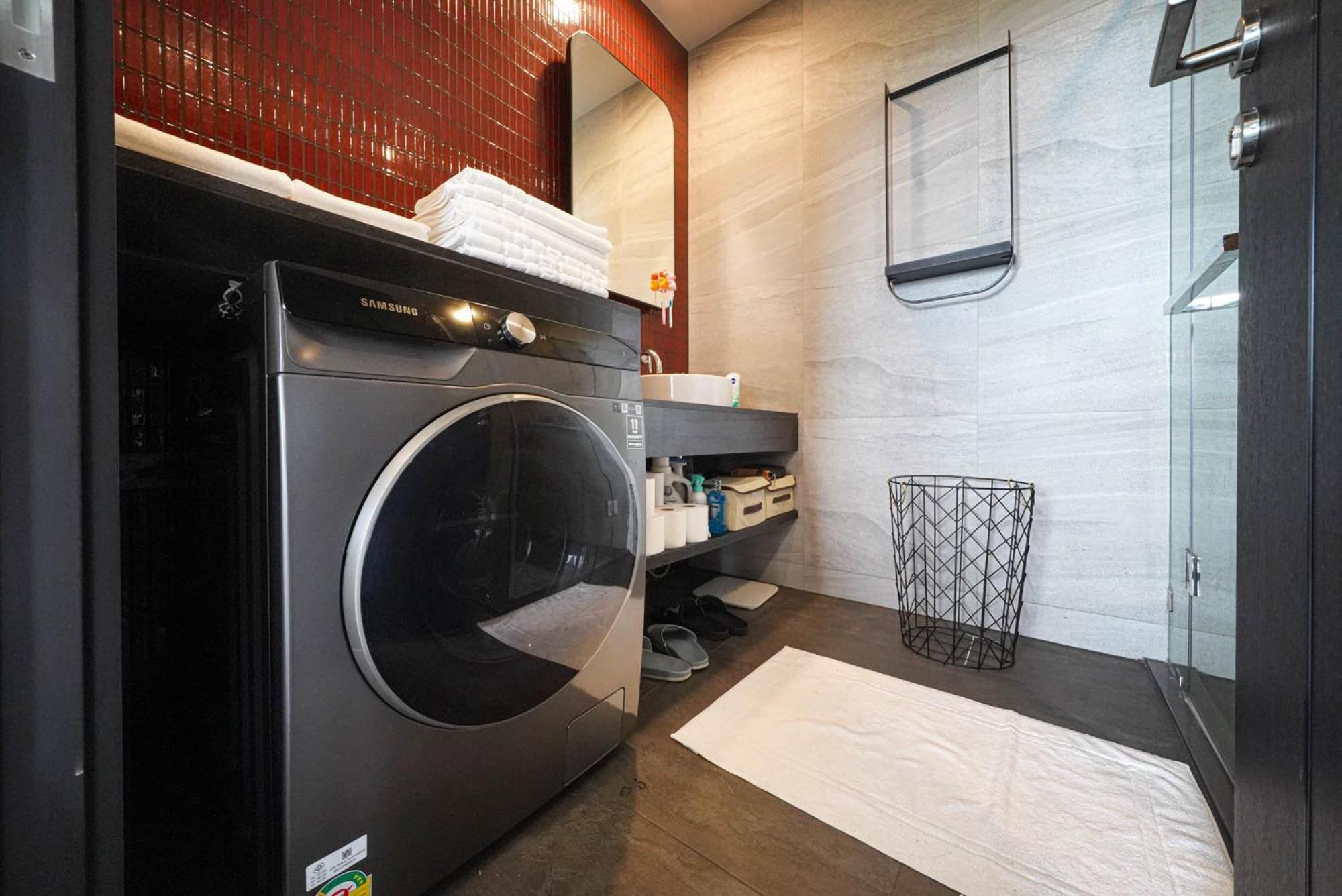 Edge 2bdrm Balcony Ocean View דירה *